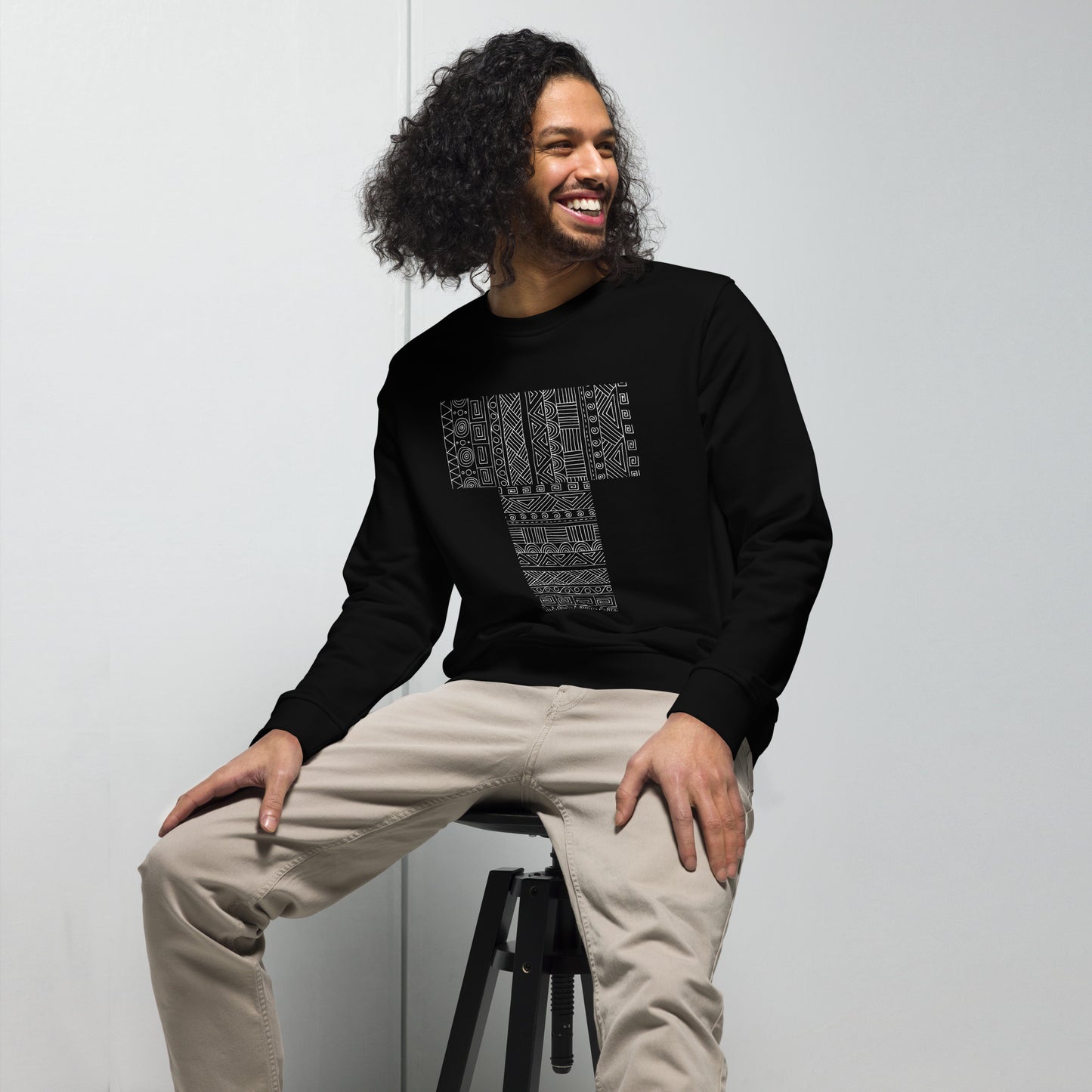 
                  
                    Phoebo Black Organic Sweatshirt | Unique Design & Stylish Comfort
                  
                